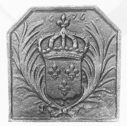 Em fleurdelise e nas palmas 1676 PM